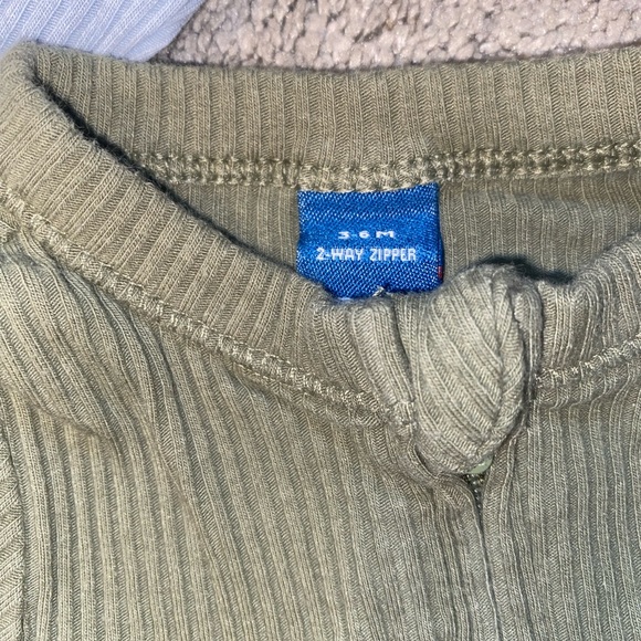 Old Navy Footies Bundle 3-6M - Picture 6 of 6